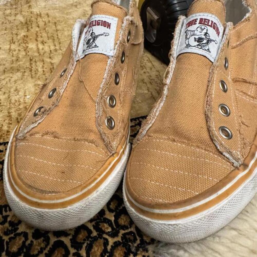 True Religion Korey Canvas Sneakers Women's 7.5 Orange Distressed Chuck Style